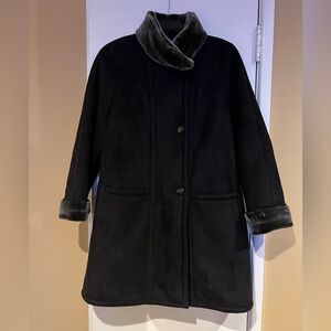 Gallery Elegant Black Outerwear